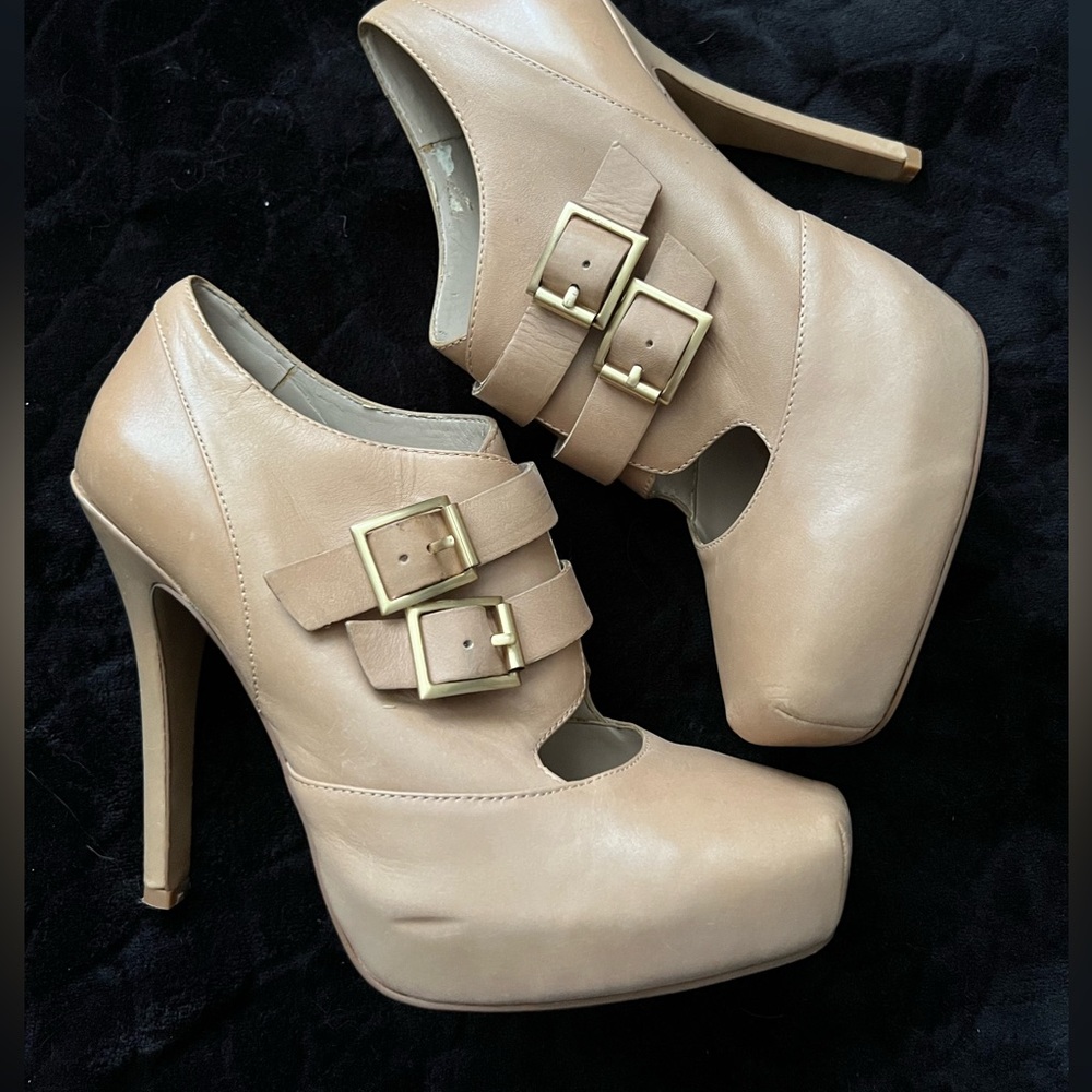 MRKT Heels